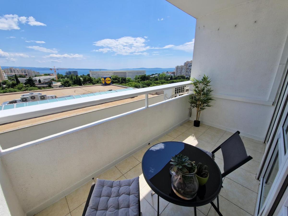 Luminous Apartament